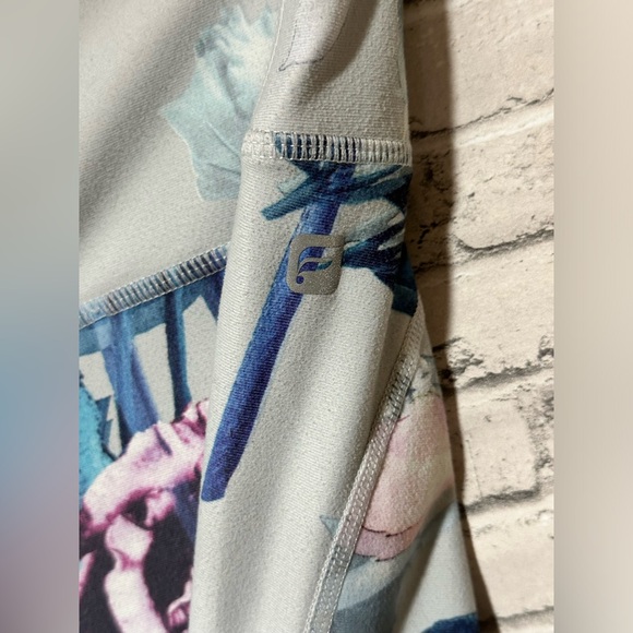 Fabletics Light Blue Flowered Leggings Size Large (L) - Picture 3 of 3